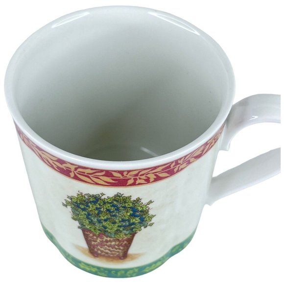 Villeroy & Boch Festive Memories Mug Topiary House And Garden Collection Holly - Picture 6 of 8